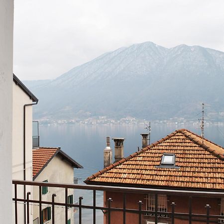 The Romantic Village House - Apartments With Lake View Colonno Eksteriør bilde