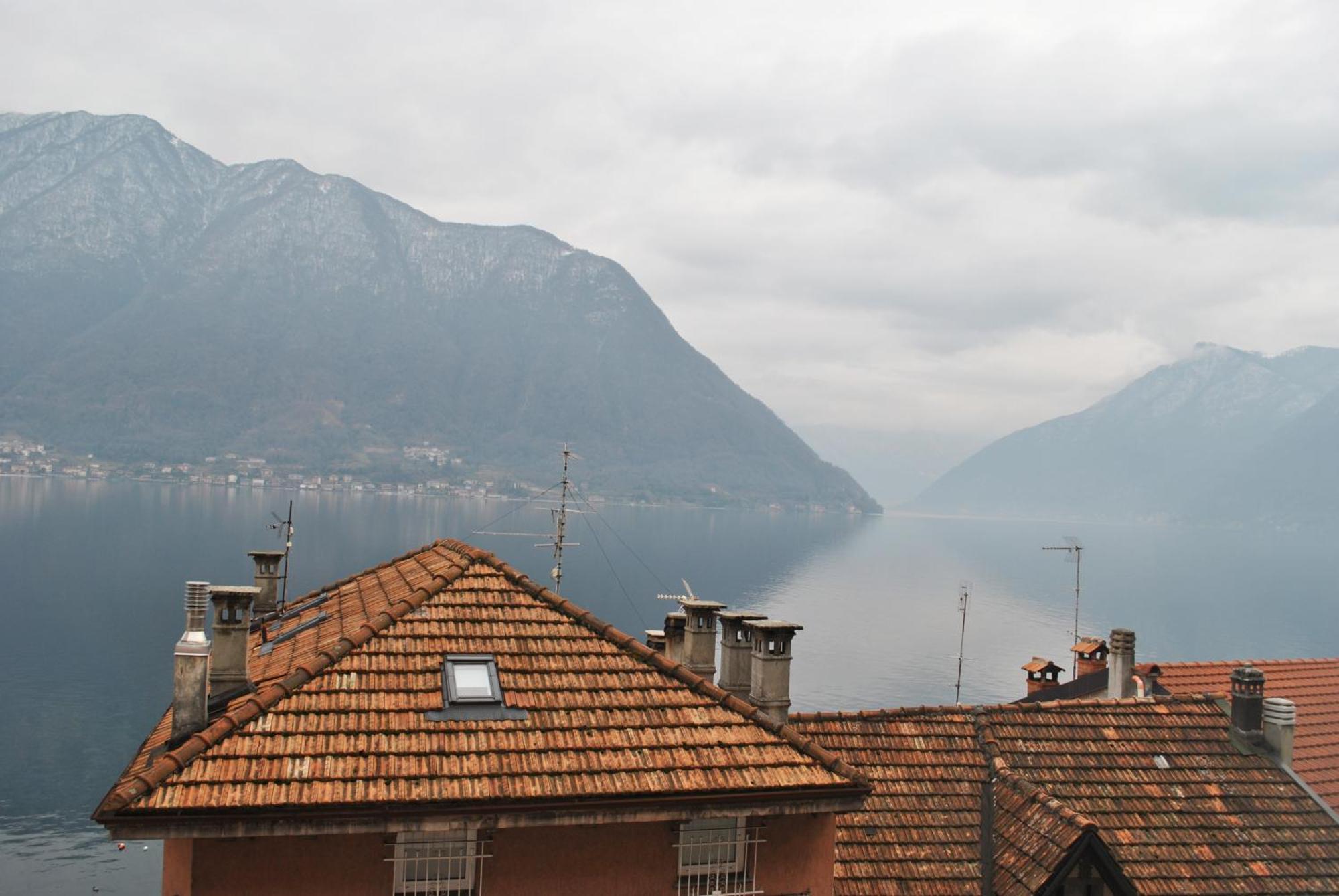 The Romantic Village House - Apartments With Lake View Colonno Eksteriør bilde
