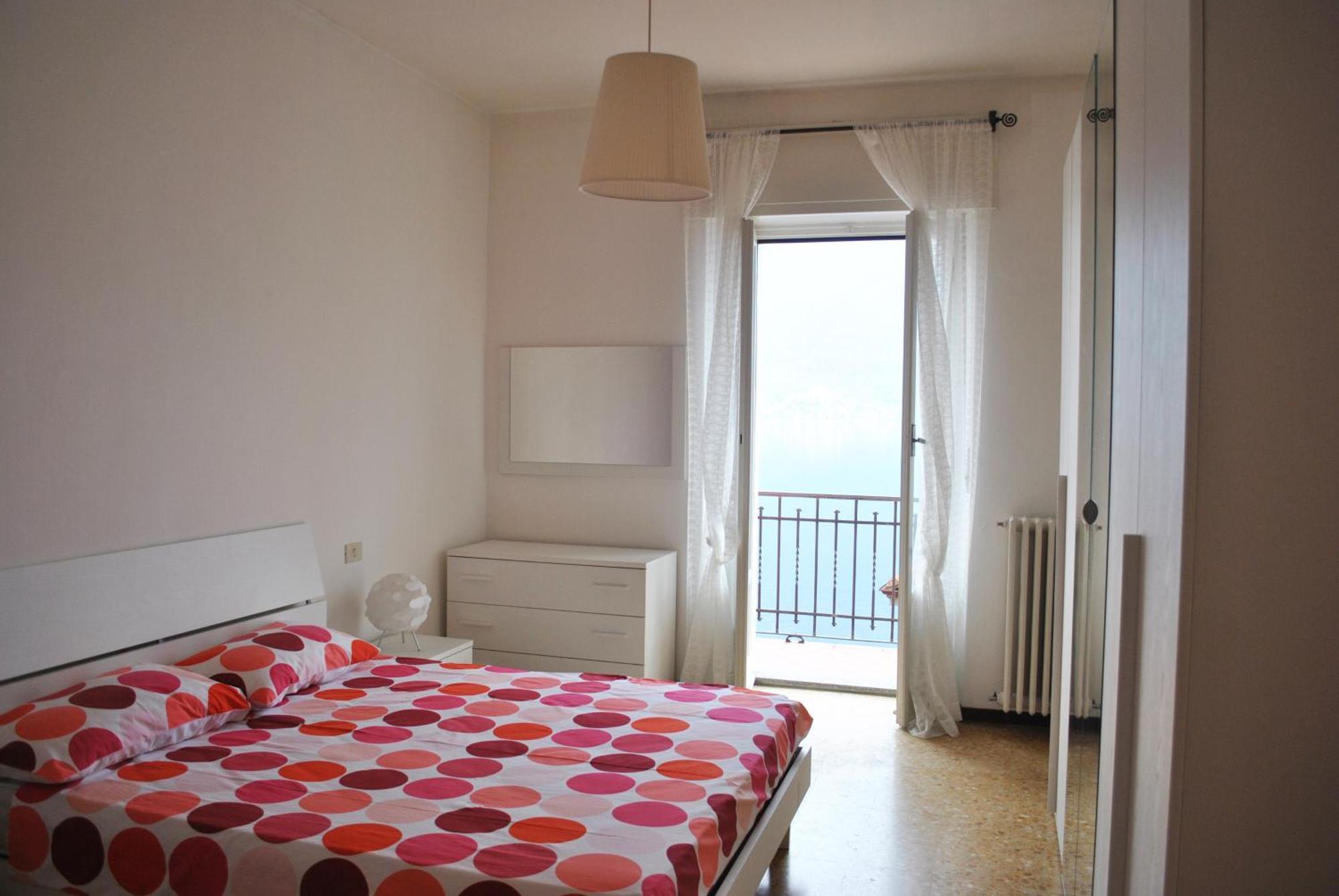 The Romantic Village House - Apartments With Lake View Colonno Eksteriør bilde