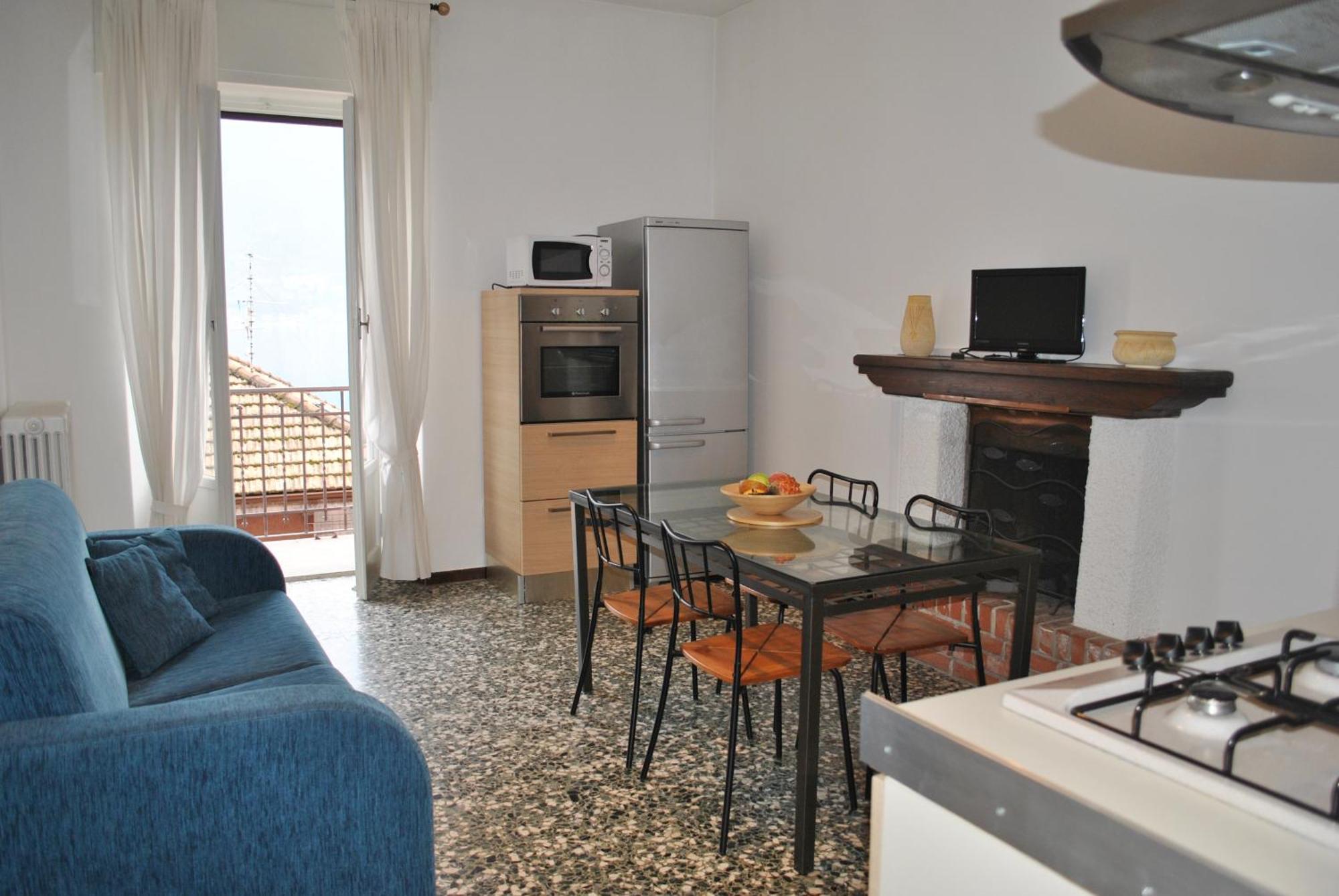 The Romantic Village House - Apartments With Lake View Colonno Eksteriør bilde