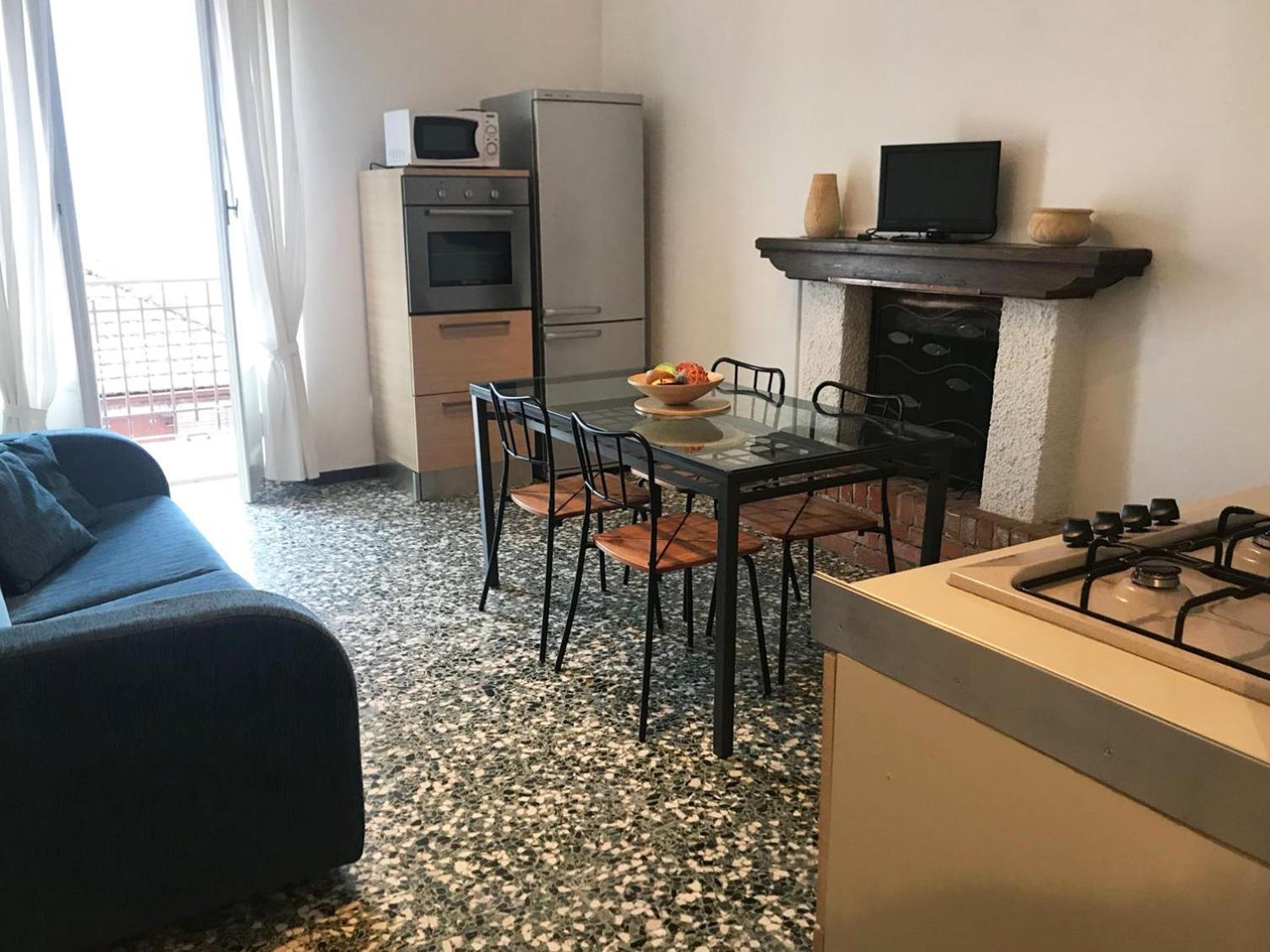 The Romantic Village House - Apartments With Lake View Colonno Eksteriør bilde