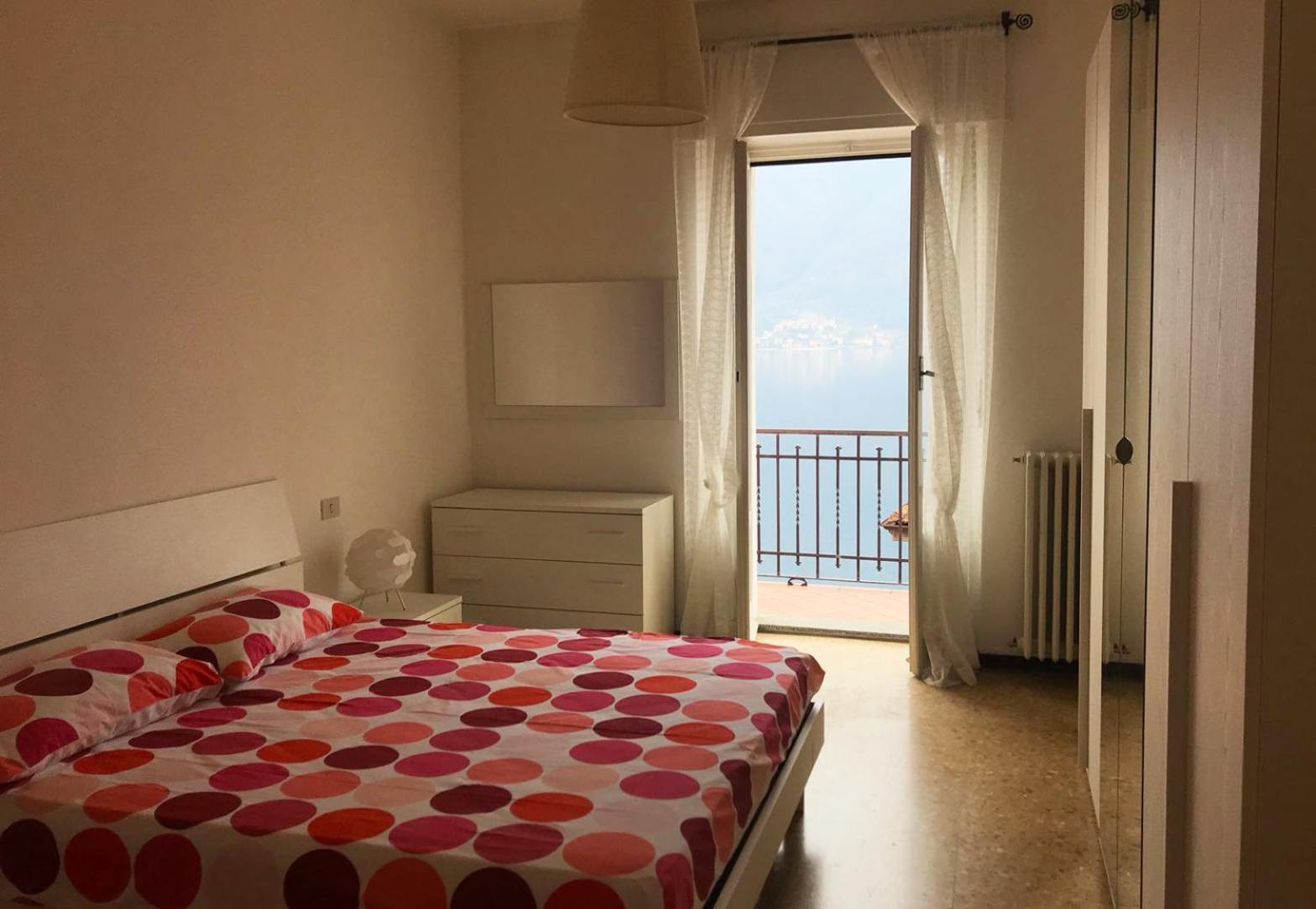 The Romantic Village House - Apartments With Lake View Colonno Eksteriør bilde